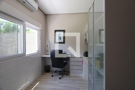 Casa à venda com 310m², 3 quartos e 2 vagasEscritório