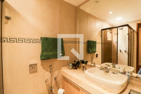 Apartamento à venda com 125m², 3 quartos e 1 vagaBanheiro da Suíte