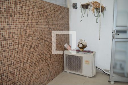 Apartamento à venda com 70m², 2 quartos e 1 vagaÁrea de Serviço