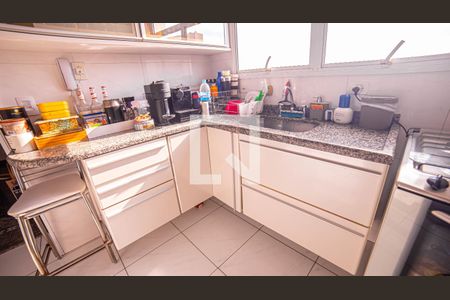 Apartamento à venda com 82m², 3 quartos e 2 vagasCozinha