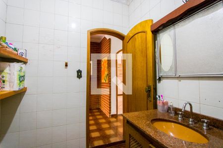 Casa à venda com 300m², 3 quartos e 5 vagasBanheiro social