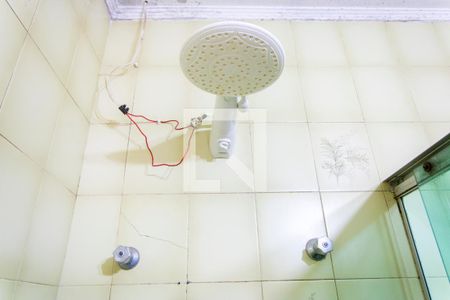 Casa à venda com 300m², 3 quartos e 5 vagasBanheiro do quarto 1