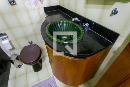 Casa à venda com 300m², 3 quartos e 5 vagasBanheiro do quarto 1