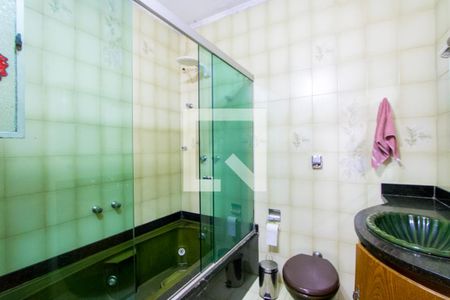 Casa à venda com 300m², 3 quartos e 5 vagasBanheiro do quarto 1