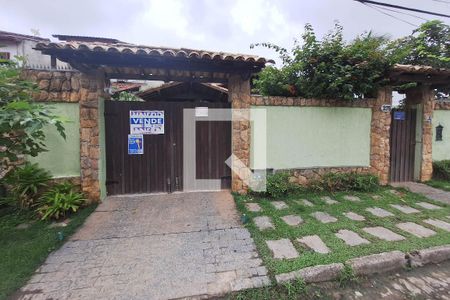 Casa à venda com 300m², 3 quartos e 4 vagasFachada