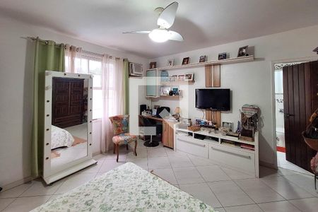 Casa à venda com 300m², 3 quartos e 4 vagasSuíte 2