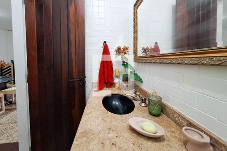 Casa à venda com 300m², 3 quartos e 4 vagasLavabo