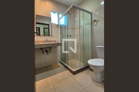 Casa para alugar com 438m², 6 quartos e 8 vagas Casa para alugar com 438m², 6 quartos e 8 vagasBanheir