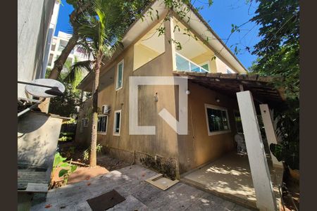 Casa para alugar com 438m², 6 quartos e 8 vagas Casa para alugar com 438m², 6 quartos e 8 vagasÁrea externa