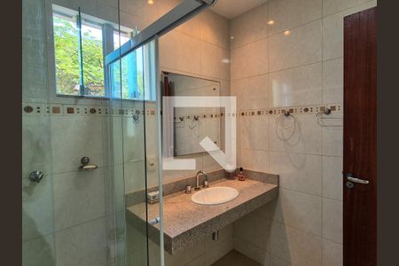 Casa para alugar com 438m², 6 quartos e 8 vagas Casa para alugar com 438m², 6 quartos e 8 vagasBanheiro Social 2