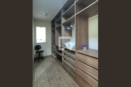 Casa para alugar com 438m², 6 quartos e 8 vagas Casa para alugar com 438m², 6 quartos e 8 vagasQuarto 1