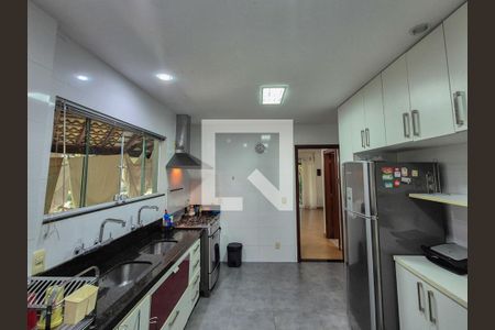Casa para alugar com 438m², 6 quartos e 8 vagas Casa para alugar com 438m², 6 quartos e 8 vagasCozinha