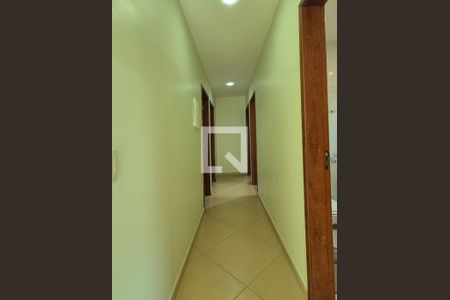 Casa para alugar com 438m², 6 quartos e 8 vagas Casa para alugar com 438m², 6 quartos e 8 vagasCorredor