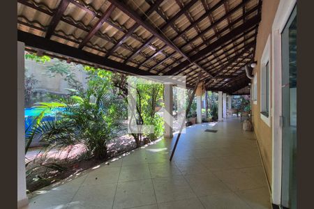 Casa para alugar com 438m², 6 quartos e 8 vagas Casa para alugar com 438m², 6 quartos e 8 vagasÁrea externa