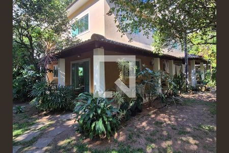 Casa para alugar com 438m², 6 quartos e 8 vagas Casa para alugar com 438m², 6 quartos e 8 vagasFachada