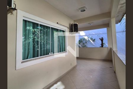 Casa para alugar com 438m², 6 quartos e 8 vagas Casa para alugar com 438m², 6 quartos e 8 vagasQuarto 4 - Varanda