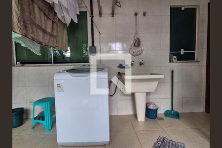 Casa para alugar com 438m², 6 quartos e 8 vagas Casa para alugar com 438m², 6 quartos e 8 vagasLavanderia