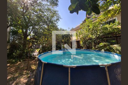 Casa para alugar com 438m², 6 quartos e 8 vagas Casa para alugar com 438m², 6 quartos e 8 vagasÁrea externa