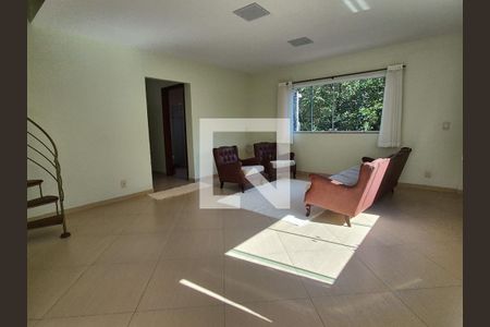 Casa para alugar com 438m², 6 quartos e 8 vagas Casa para alugar com 438m², 6 quartos e 8 vagasSala de Estar