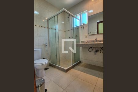 Casa para alugar com 438m², 6 quartos e 8 vagas Casa para alugar com 438m², 6 quartos e 8 vagasBanheiro Social 2