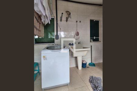 Casa para alugar com 438m², 6 quartos e 8 vagas Casa para alugar com 438m², 6 quartos e 8 vagasLavanderia