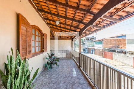 Varanda da Sala de casa à venda com 3 quartos, 700m² em Califórnia, Belo Horizonte