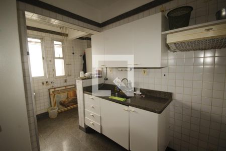 Cozinha de apartamento à venda com 3 quartos, 85m² em Funcionários, Belo Horizonte