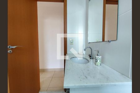 Apartamento para alugar com 60m², 2 quartos e 2 vagas Apartamento para alugar com 60m², 2 quartos e 2 vagasBanheiro