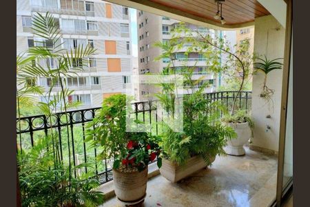 Apartamento à venda com 402m², 4 quartos e 4 vagas