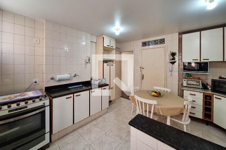 Apartamento à venda com 161m², 3 quartos e 2 vagas Apartamento à venda com 161m², 3 quartos e 2 vagasCozinha