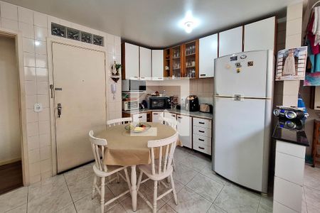 Apartamento à venda com 161m², 3 quartos e 2 vagas Apartamento à venda com 161m², 3 quartos e 2 vagasCozinha