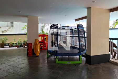 Apartamento à venda com 161m², 3 quartos e 2 vagas Apartamento à venda com 161m², 3 quartos e 2 vagasÁrea comum - Playground