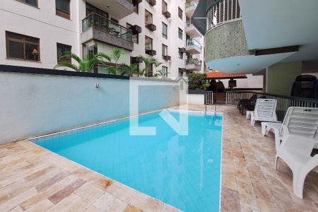 Apartamento à venda com 161m², 3 quartos e 2 vagas Apartamento à venda com 161m², 3 quartos e 2 vagasÁrea comum - Piscina