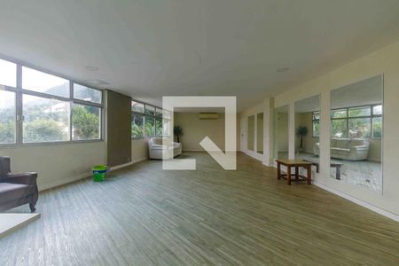 Apartamento à venda com 82m², 2 quartos e 1 vaga Apartamento à venda com 82m², 2 quartos e 1 vagaÁrea Comum Salão de Festas