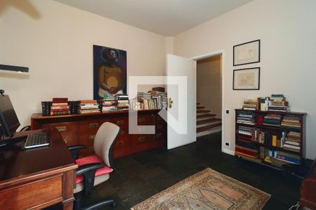 Casa à venda com 600m², 4 quartos e 3 vagasEscritório