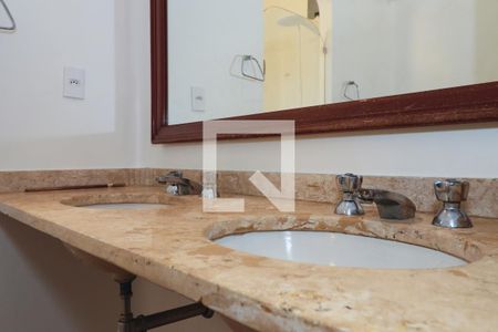 Casa à venda com 600m², 4 quartos e 3 vagasBanheiro da Suíte 1