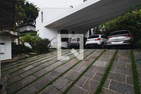 Casa à venda com 600m², 4 quartos e 3 vagasGaragem