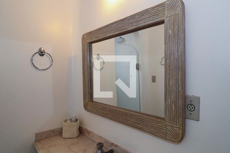 Casa à venda com 600m², 4 quartos e 3 vagasBanheiro da Suíte 2