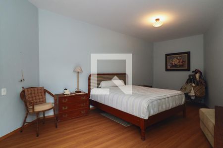 Casa à venda com 600m², 4 quartos e 3 vagasSuíte 1