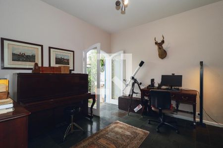 Casa à venda com 600m², 4 quartos e 3 vagasEscritório