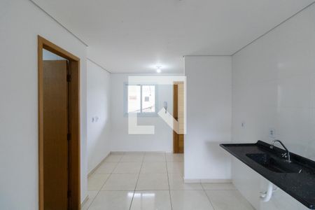 Sala e Cozinha Integrada  de apartamento para alugar com 2 quartos, 42m² em Vila Granada, São Paulo