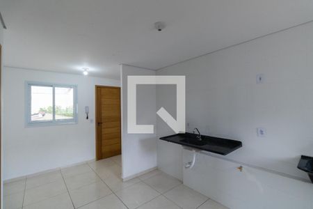 Sala e Cozinha Integrada  de apartamento para alugar com 2 quartos, 42m² em Vila Granada, São Paulo