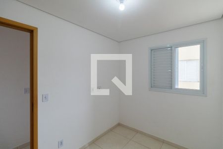 Quarto 1 de apartamento para alugar com 2 quartos, 42m² em Vila Granada, São Paulo