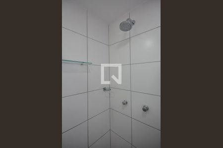 Apartamento à venda com 66m², 3 quartos e 2 vagasChuveiro do Banheiro da Suíte