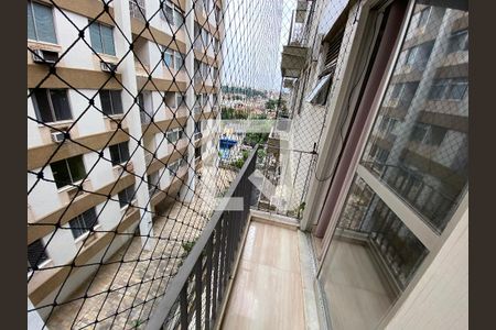 Apartamento à venda com 75m², 2 quartos e 1 vagaVaranda