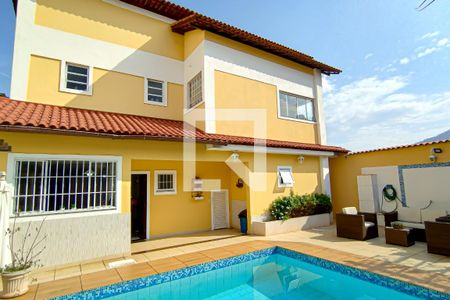 Casa à venda com 450m², 5 quartos e 2 vagasarea de lazer