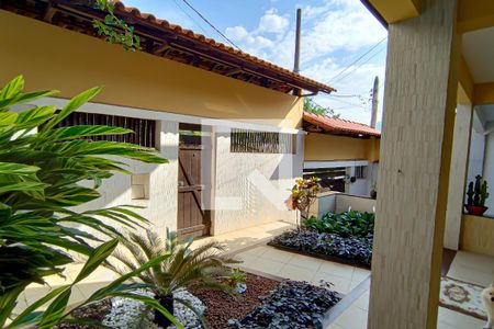 Casa à venda com 450m², 5 quartos e 2 vagasjardim - frente