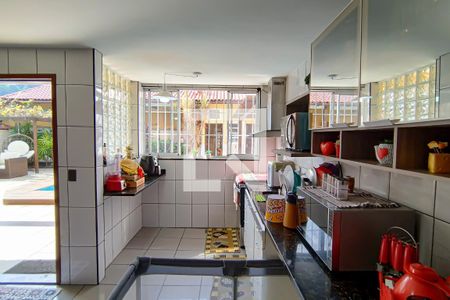 Casa à venda com 450m², 5 quartos e 2 vagascozinha