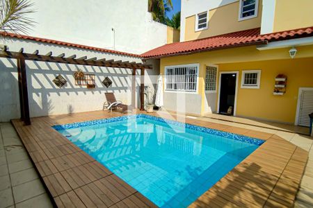 Casa à venda com 450m², 5 quartos e 2 vagasarea de lazer