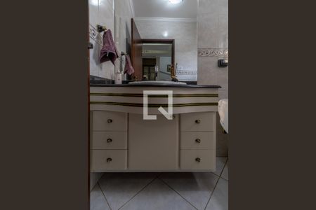 Casa à venda com 216m², 3 quartos e 4 vagasBanheiro 2